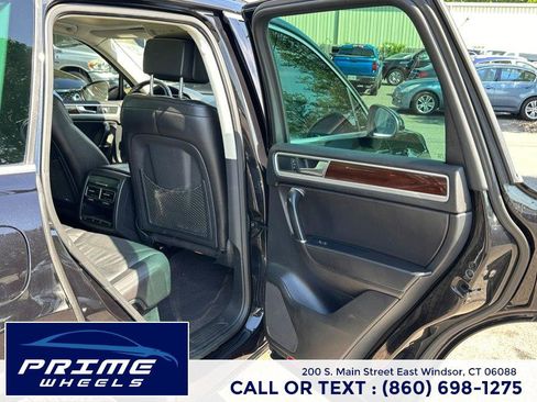 Used 2015 Volkswagen Touareg VR6 AWD/4WD image 14