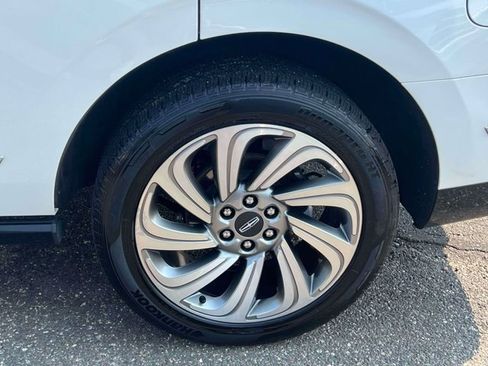 Used 2023 Lincoln Navigator Reserve AWD/4WD image 12
