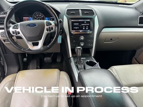 Used 2013 Ford Explorer XLT image 11