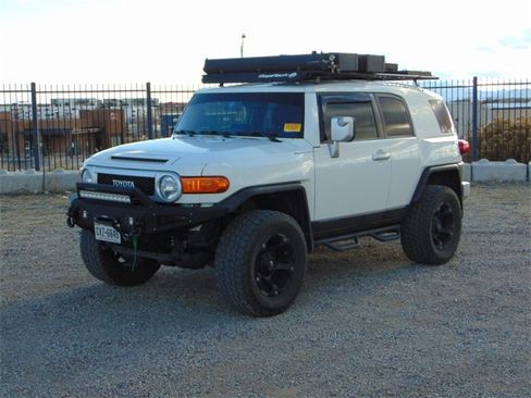 Used 2014 Toyota FJ Cruiser 4WD image 7