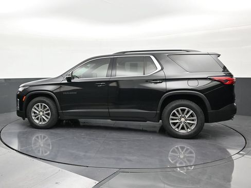 Used 2022 Chevrolet Traverse LT FWD image 2