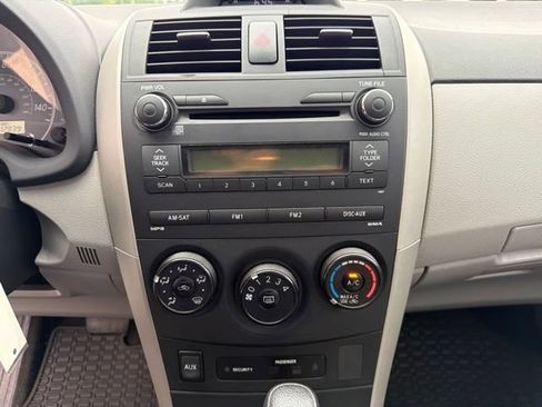 Used 2012 Toyota Corolla L FWD image 15
