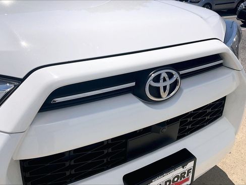 Used 2024 Toyota 4Runner SR5 Premium w/ Moonroof Package AWD/4WD image 35