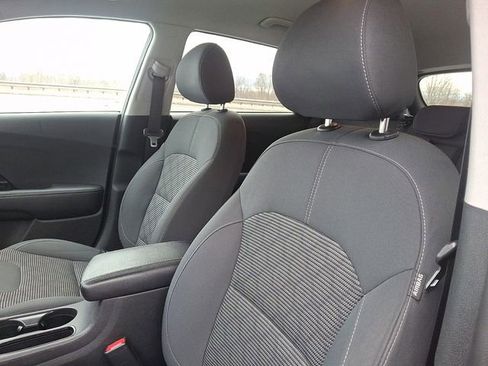 Certified 2022 Kia Niro LXS image 14