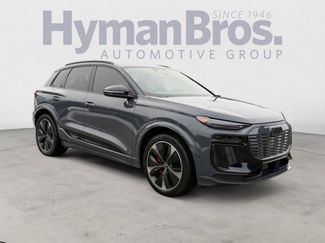Used 2025 Audi SQ6 e-tron Prestige video 1