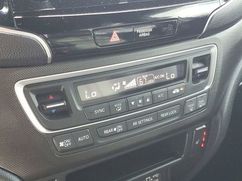 Used 2022 Honda Pilot TrailSport image 24