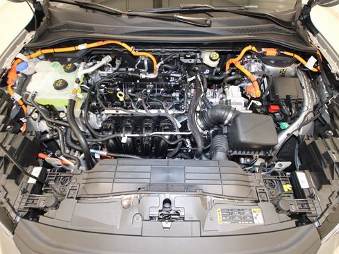 Certified 2024 Ford Escape SE image 31