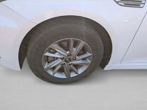 Used 2019 Kia Optima LX FWD image 10
