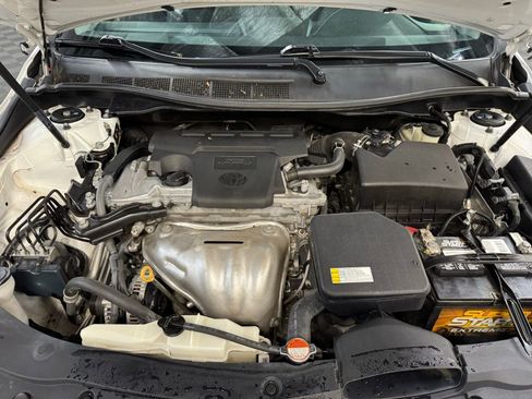 Used 2016 Toyota Camry LE image 10