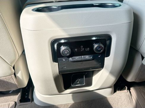 Used 2025 GMC Yukon XL Denali w/ Sun & Power Step Package RWD image 27