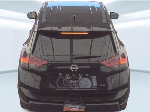 Used 2024 Nissan Rogue SV FWD image 7