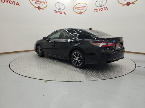 Used 2024 Toyota Camry SE image 6