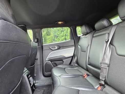 Used 2023 Jeep Compass Latitude w/ Convenience Group AWD/4WD image 8