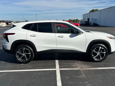 New 2025 Chevrolet Trax RS w/ Driver Confidence Package image 8