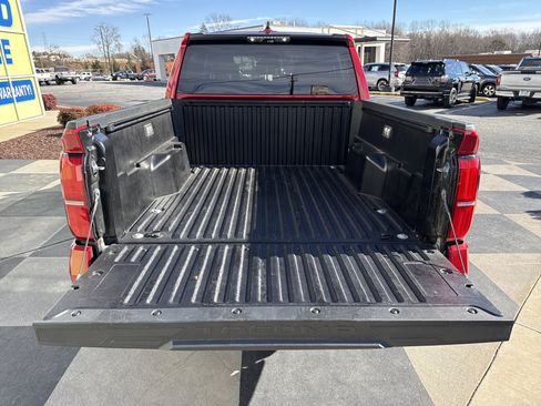 Used 2025 Toyota Tacoma 2WD Double Cab image 32