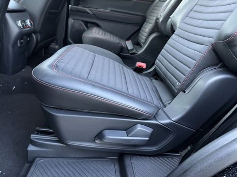 New 2026 Ford Explorer ST-Line w/ ST-Line Street Pack image 11