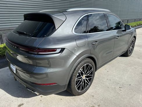 Used 2024 Porsche Cayenne S image 9