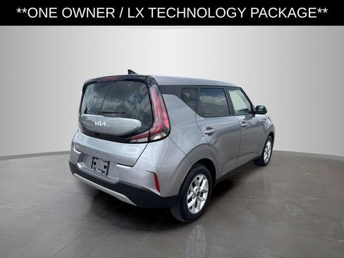 Used 2025 Kia Soul LX w/ LX Technology Package FWD image 3