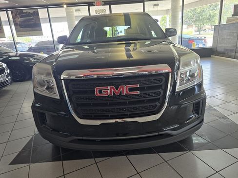 Used 2017 GMC Terrain SLE FWD image 2
