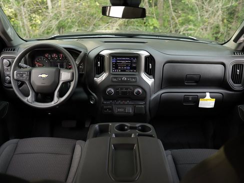 New 2025 Chevrolet Silverado 1500 Custom image 21