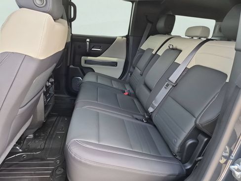 New 2026 GMC Hummer EV SUV AWD/4WD image 32