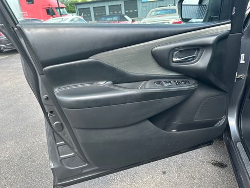 Used 2017 Nissan Murano SV w/ Premium Plus Package AWD/4WD image 16