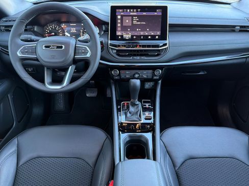 New 2026 Jeep Compass Latitude image 11