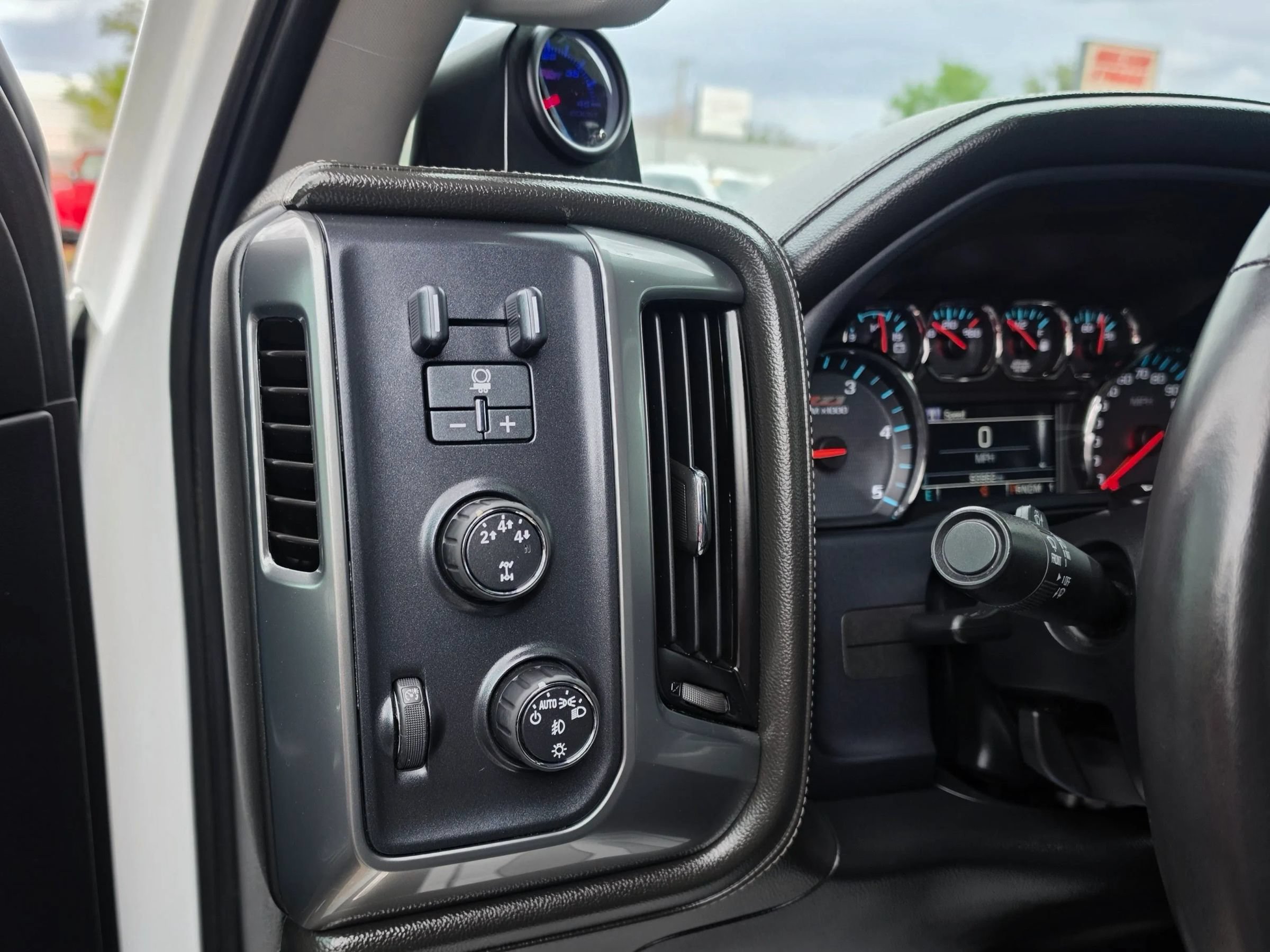 Used 2015 Chevrolet Silverado 2500 LTZ w/ Duramax Plus Package AWD/4WD image 21