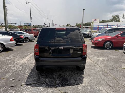Used 2014 Jeep Patriot High Altitude FWD image 5