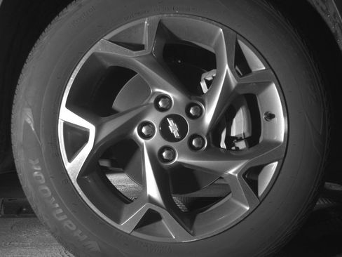 Used 2025 Chevrolet Trax LT FWD image 13