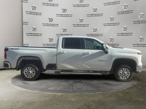 Used 2024 Chevrolet Silverado 2500 LT image 6