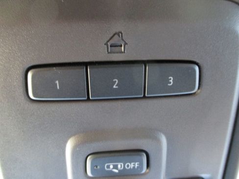 Used 2023 Chevrolet Tahoe Z71 w/ Luxury Package image 25