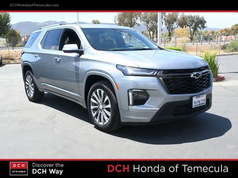 Used 2023 Chevrolet Traverse Premier w/ LPO, Floor Liner Package FWD image 3