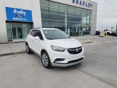 Used 2018 Buick Encore Preferred image 3