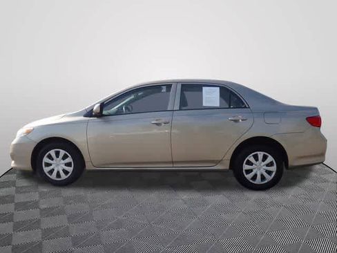 Used 2010 Toyota Corolla LE FWD image 2