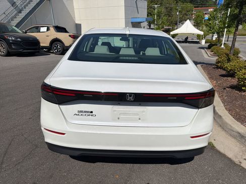 Used 2023 Honda Accord EX image 9