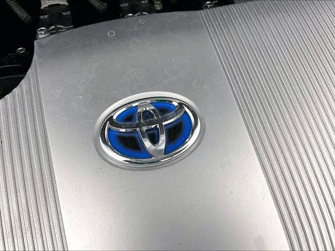Used 2018 Toyota Prius One FWD image 39
