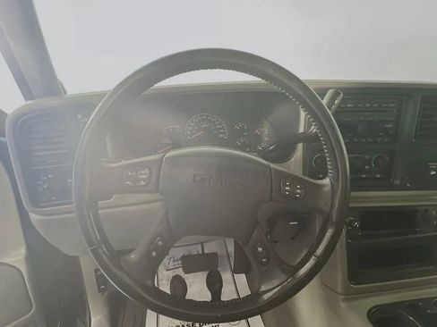 Used 2004 GMC Sierra 2500 SLT w/ Heavy-Duty Power Package AWD/4WD image 12
