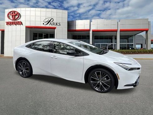 Certified 2026 Toyota Prius XLE FWD image 1