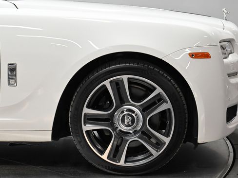 Used 2017 Rolls-Royce Ghost image 54