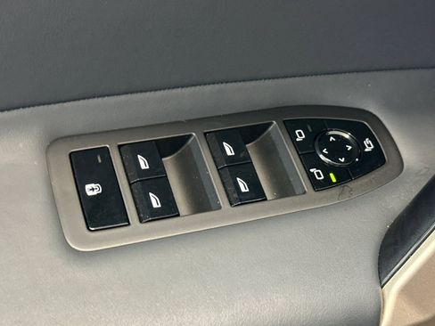 Certified 2023 BMW iX xDrive50 w/ Premium Package image 12