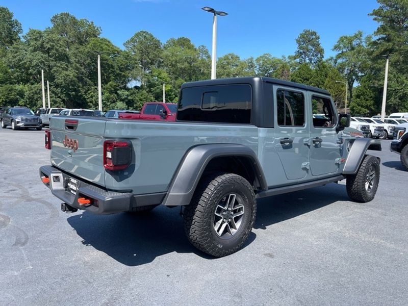 Used 2024 Jeep Gladiator Mojave w/ Technology Group AWD/4WD image 13