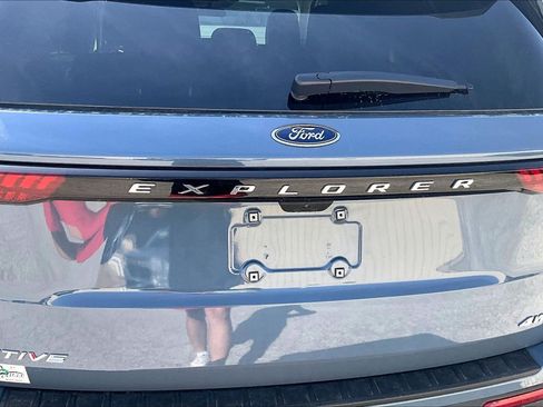 Used 2025 Ford Explorer Active w/ Active Comfort Package AWD/4WD image 32