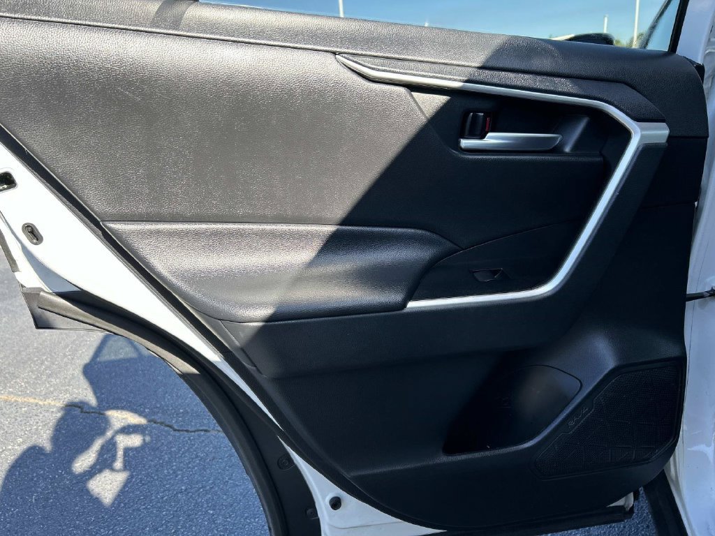 Used 2021 Toyota RAV4 XLE FWD image 12