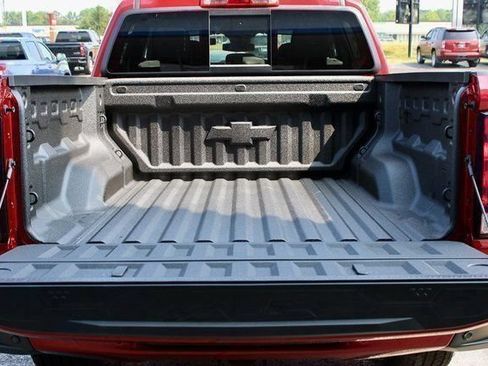 Used 2024 Chevrolet Colorado LT w/ LT Convenience Package AWD/4WD image 10
