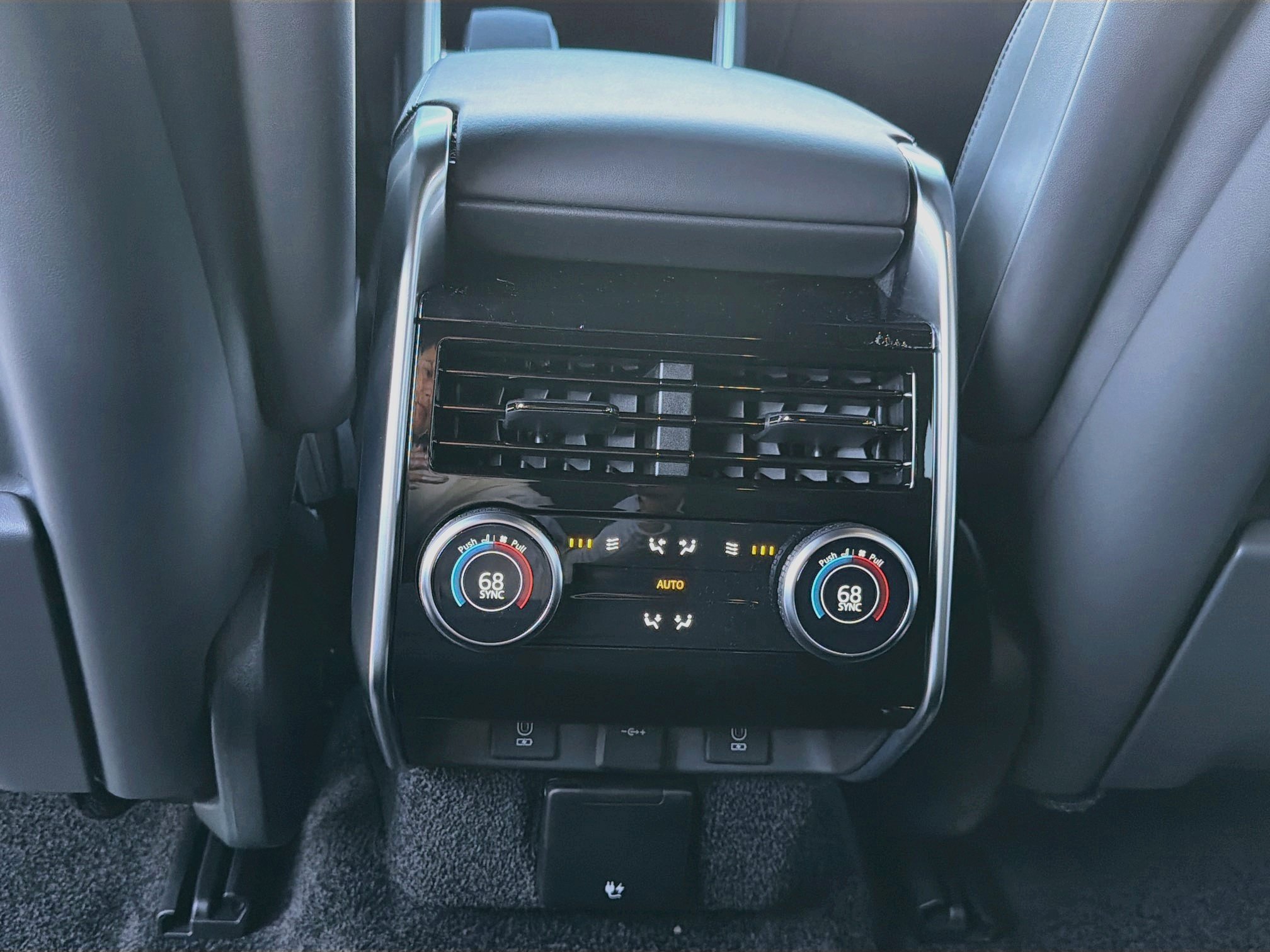 New 2027 Land Rover Range Rover SE AWD/4WD image 21