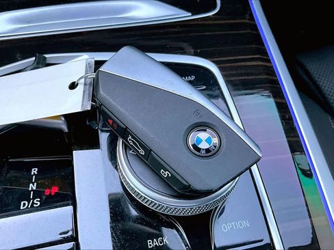 Used 2025 BMW X5 sDrive40i w/ Premium Package image 14