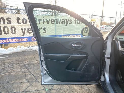 Used 2014 Jeep Cherokee Latitude image 12