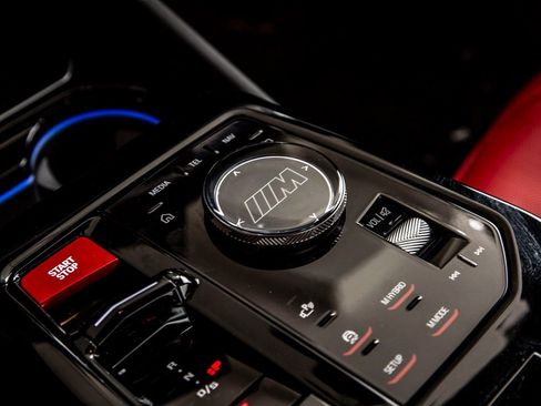 Certified 2025 BMW M5 w/ Carbon Package image 22