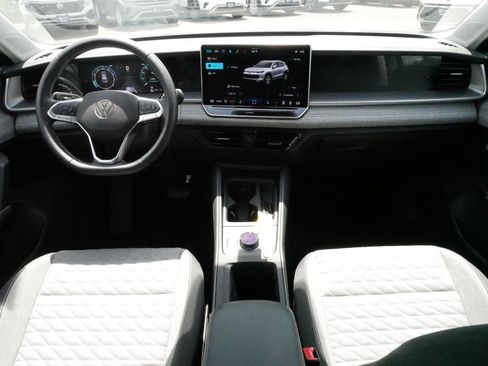 Certified 2025 Volkswagen Tiguan S AWD/4WD image 10